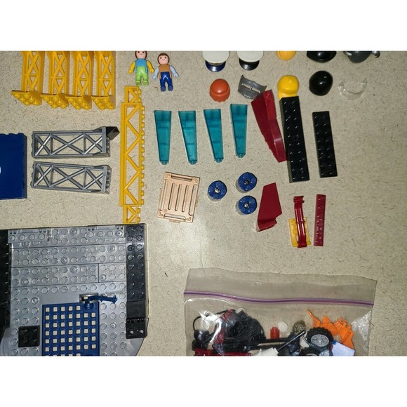 Playmobil Geobra Action Figures Weapons Accs. Mega Block Lot - Picture 4 of 7